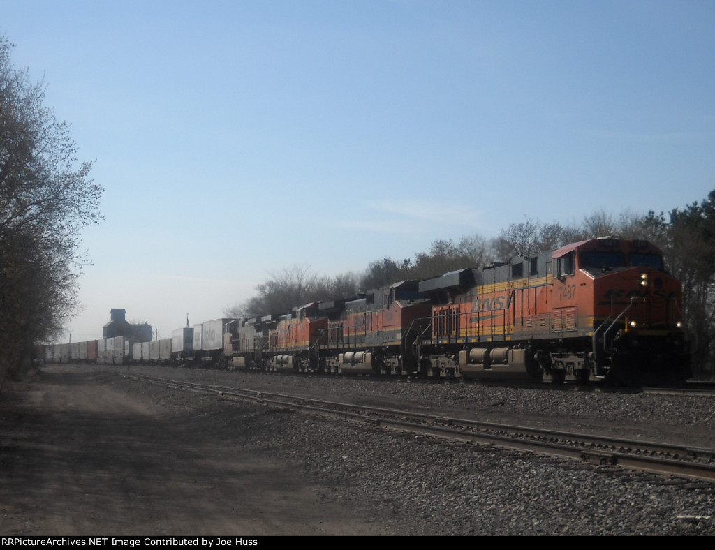BNSF 7487 West